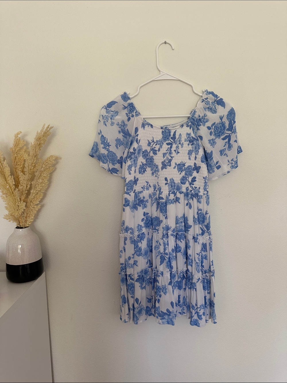 art class White and Blue Floral Smocked Dress